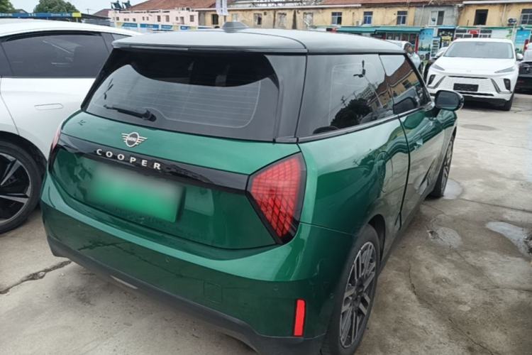 Used MINI Electric COOPER 2024 456km COOPER E Big Player Rear Right 45 Deg