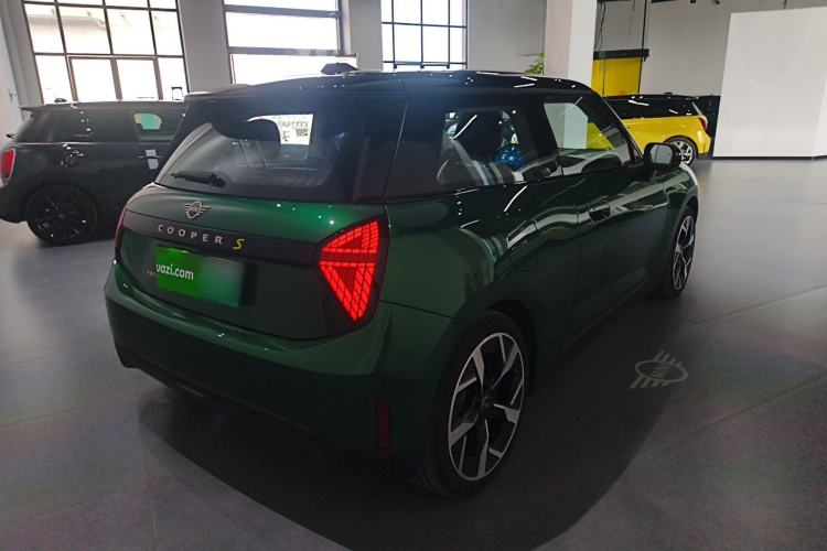 Used MINI Electric COOPER 2024 452km COOPER SE Artist Rear Right 45 Deg