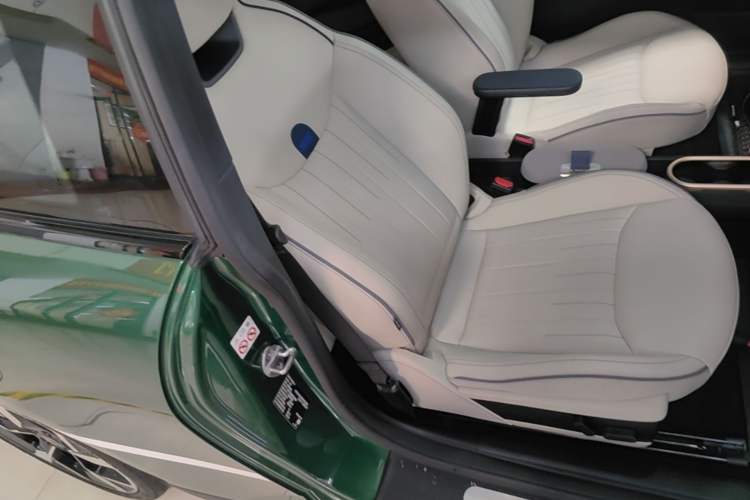 Used MINI Electric COOPER 2024 452km COOPER SE 1/65 Limited Edition Right Front Seat