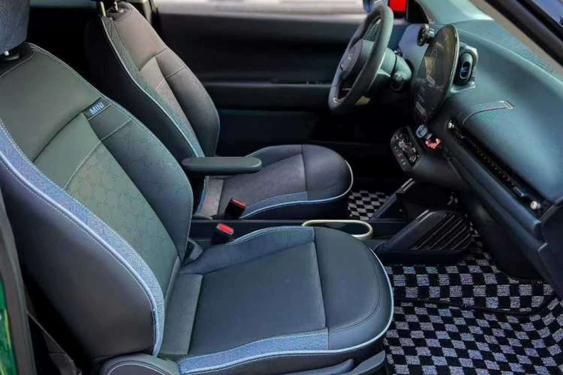 Used MINI Electric COOPER 2024 456km COOPER E Classic Edition Right Front Seat