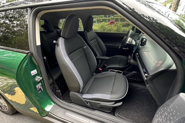 Used MINI Electric COOPER 2024 456km COOPER E Classic Edition Right Front Seat