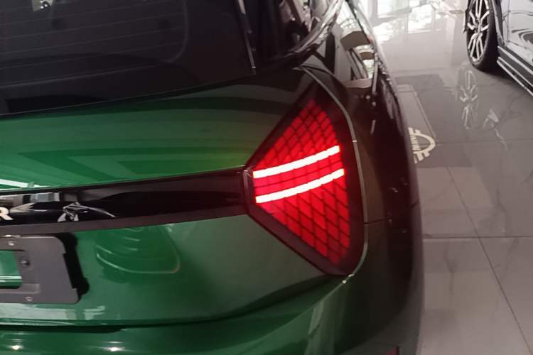 Used MINI Electric COOPER 2024 456km COOPER E Classic Edition Right Rear Taillight