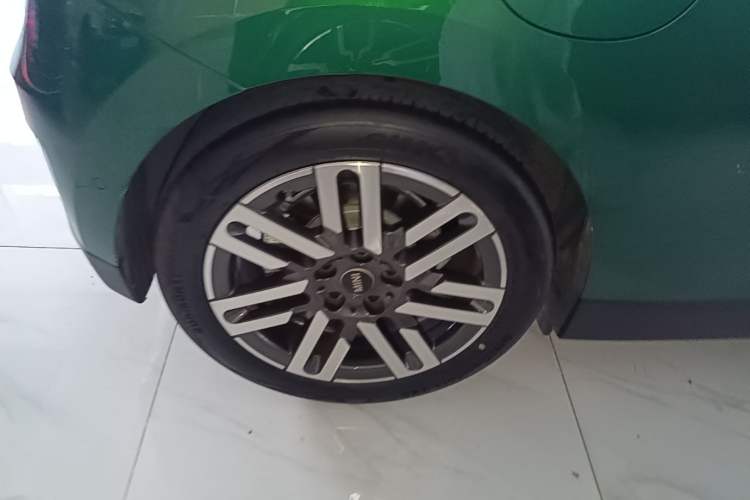 Used MINI Electric COOPER 2024 456km COOPER E Classic Edition Right Rear Wheel Hub
