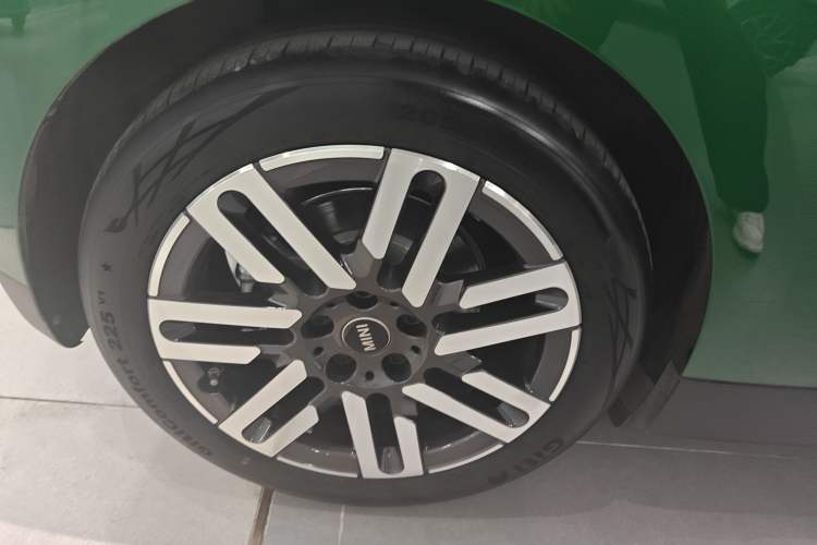 Used MINI Electric COOPER 2024 456km COOPER E Classic Edition Right Rear Wheel Hub