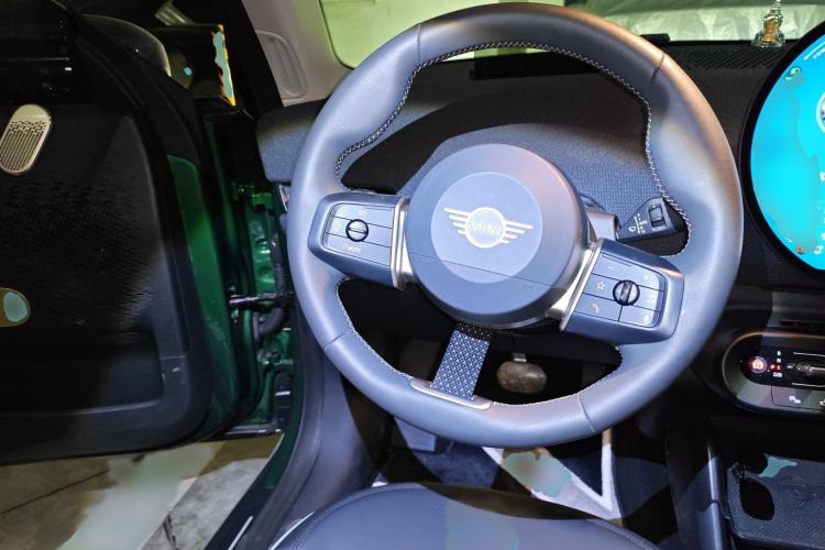 Used MINI Electric COOPER 2024 452km COOPER SE Artist Steering Wheel