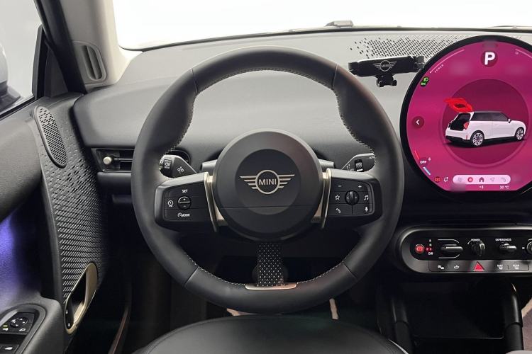 Used MINI Electric COOPER 2024 456km COOPER E Classic Edition Steering Wheel