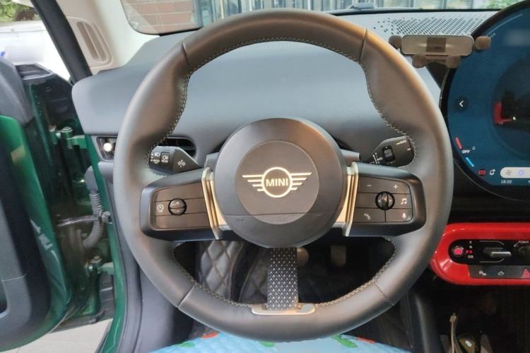 Used MINI Electric COOPER 2024 456km COOPER E Classic Edition Steering Wheel