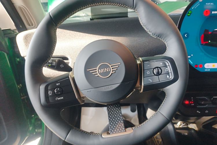 Used MINI Electric COOPER 2024 452km COOPER SE Artist Steering Wheel