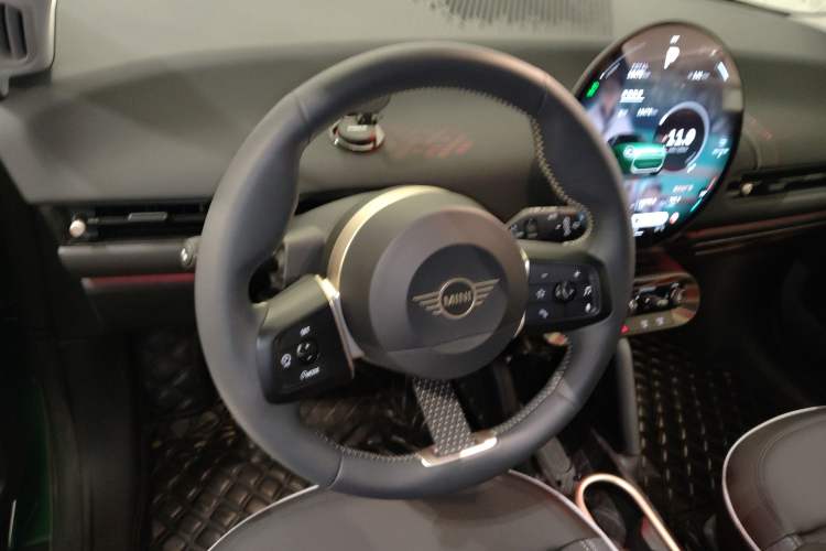 Used MINI Electric COOPER 2024 456km COOPER E Classic Edition Steering Wheel