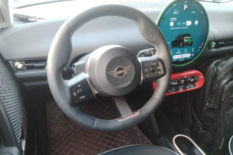 Used MINI Electric COOPER 2024 456km COOPER E Classic Edition Steering Wheel