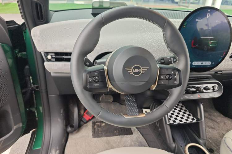Used MINI Electric COOPER 2024 452km COOPER SE 1/65 Limited Edition Steering Wheel