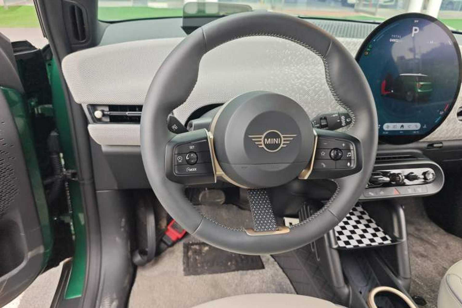 Used MINI Electric COOPER 2024 452km COOPER SE 1/65 Limited Edition Steering Wheel