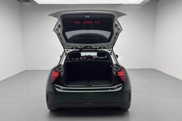 Used MINI Electric COOPER 2024 456km COOPER E Classic Edition Trunk