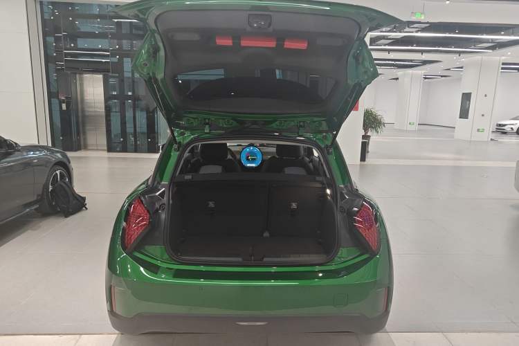 Used MINI Electric COOPER 2024 456km COOPER E Classic Edition Trunk