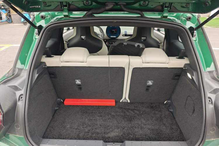 Used MINI Electric COOPER 2024 452km COOPER SE 1/65 Limited Edition Trunk