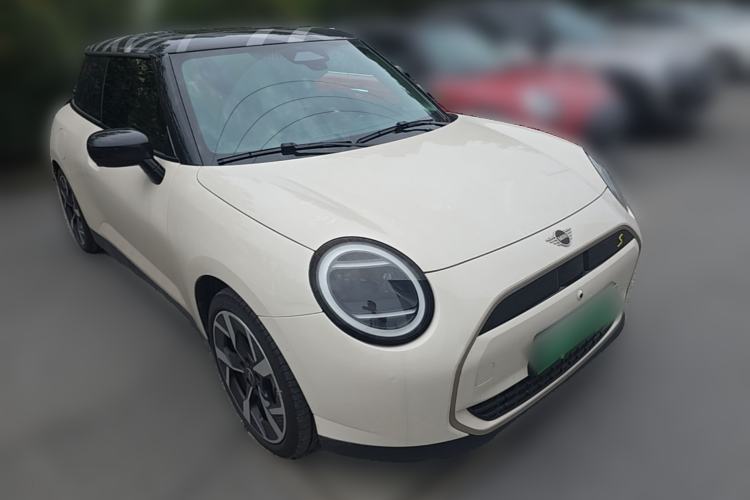 Used MINI Electric COOPER 2024 452km COOPER SE Artist Front Right 45 Deg