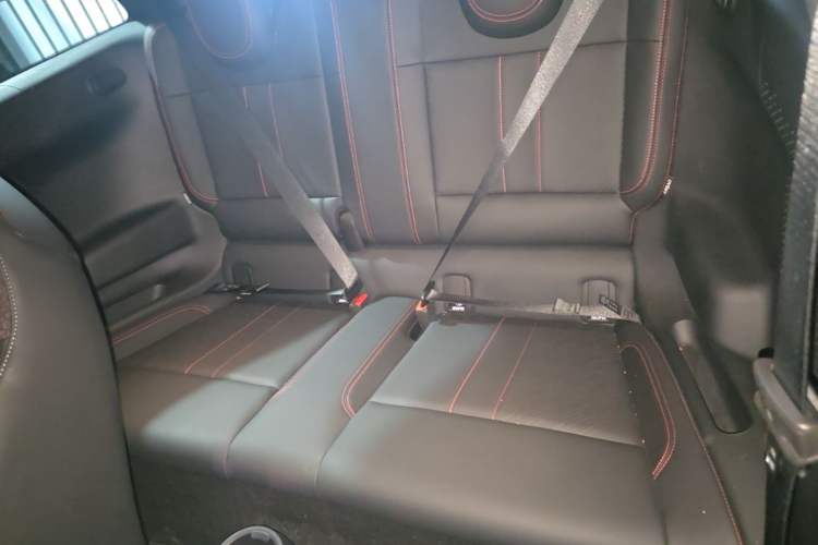 Used MINI Electric COOPER 2024 452km COOPER SE Racing Driver Left Rear Seat