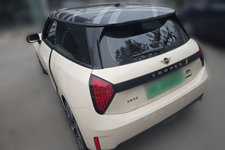 Used MINI Electric COOPER 2024 452km COOPER SE Artist Rear Left 45 Deg