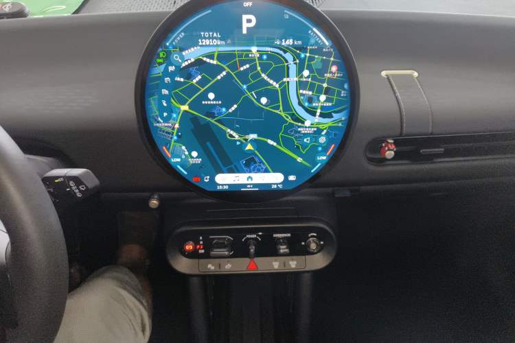 Used MINI Electric COOPER 2024 456km COOPER E Classic Edition Audio And AC Panel