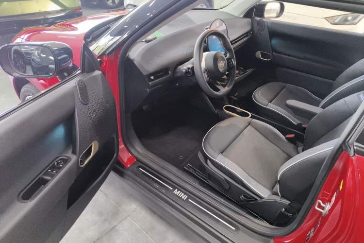 Used MINI Electric COOPER 2024 456km COOPER E Classic Edition Driver Seat