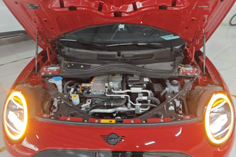 Used MINI Electric COOPER 2024 452km COOPER SE Racing Driver Engine Bay