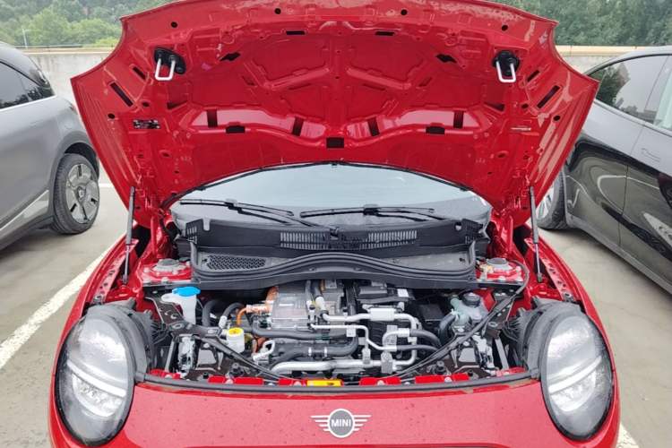 Used MINI Electric COOPER 2024 456km COOPER E Classic Edition Engine Bay
