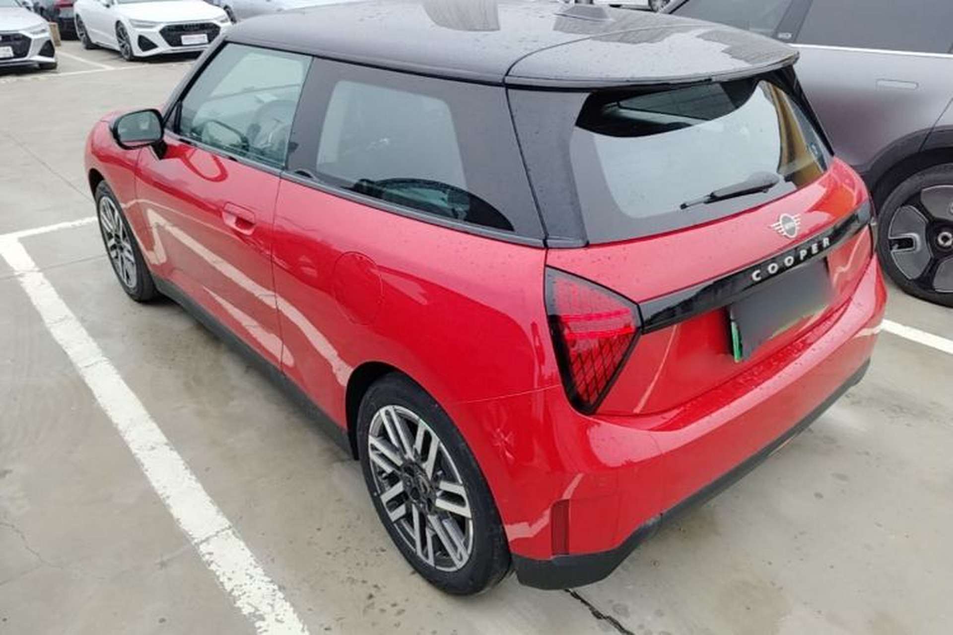 Used MINI Electric COOPER 2024 456km COOPER E Classic Edition Exterior 2
