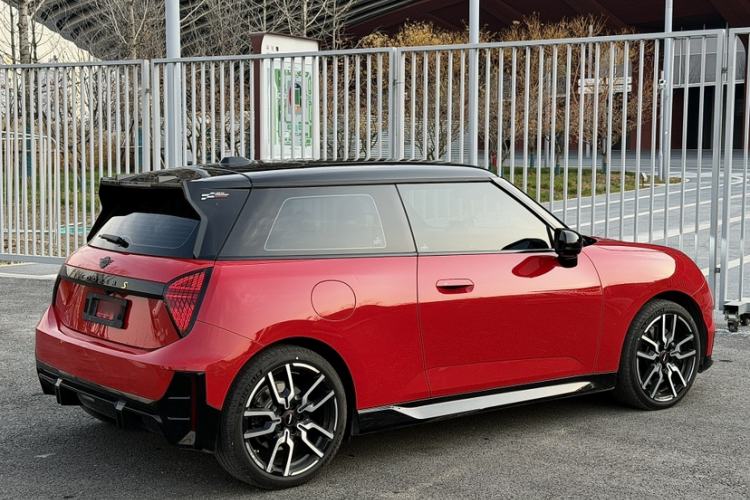 Used MINI Electric COOPER 2024 452km COOPER SE Racing Driver Exterior 4