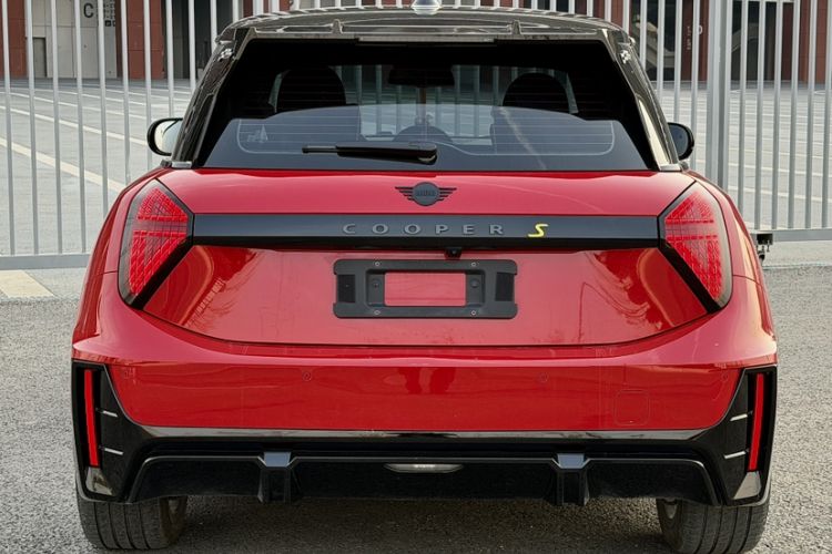 Used MINI Electric COOPER 2024 452km COOPER SE Racing Driver Exterior 6