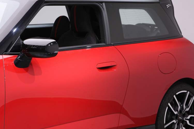 Used MINI Electric COOPER 2024 452km COOPER SE Racing Driver Exterior 7
