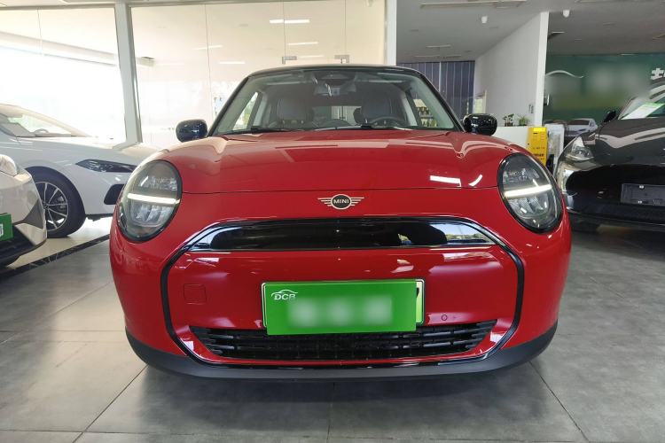 Used MINI Electric COOPER 2024 456km COOPER E Classic Edition Front