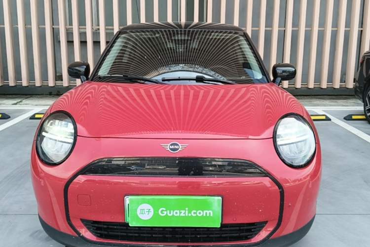 Used MINI Electric COOPER 2024 456km COOPER E Classic Edition Front