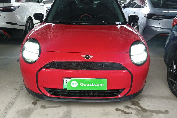 Used MINI Electric COOPER 2024 456km COOPER E Classic Edition Front