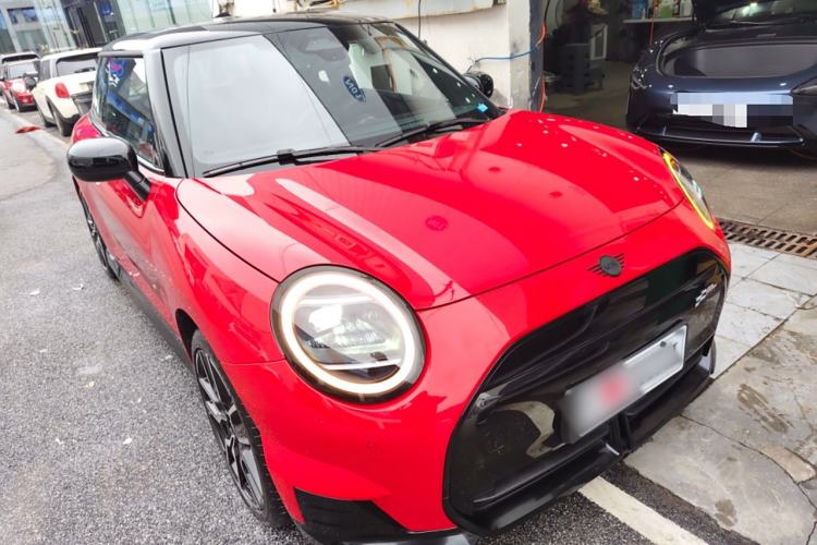Used MINI Electric COOPER 2024 452km COOPER SE Racing Driver Front Right 45 Deg