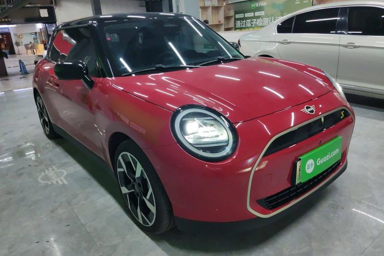 Used MINI Electric COOPER 2024 452km COOPER SE Artist Front Right 45 Deg