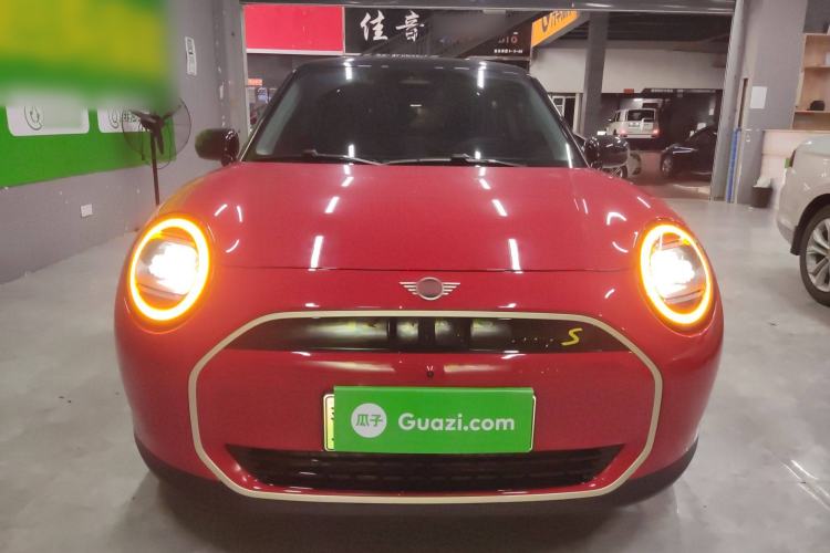 Used MINI Electric COOPER 2024 452km COOPER SE Artist Front