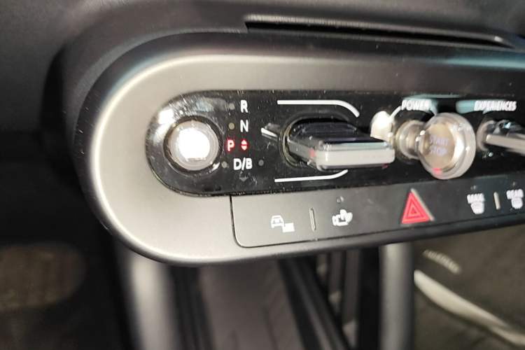 Used MINI Electric COOPER 2024 456km COOPER E Classic Edition Gear Lever