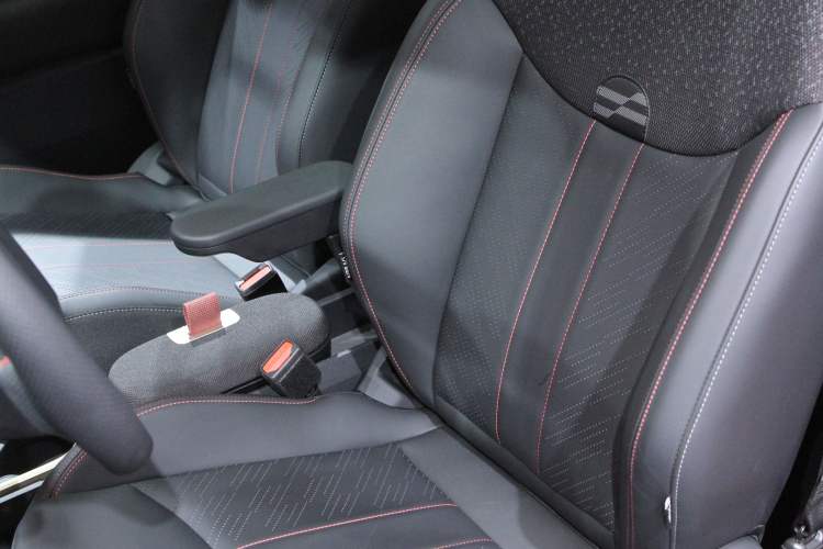 Used MINI Electric COOPER 2024 452km COOPER SE Racing Driver Interior 14