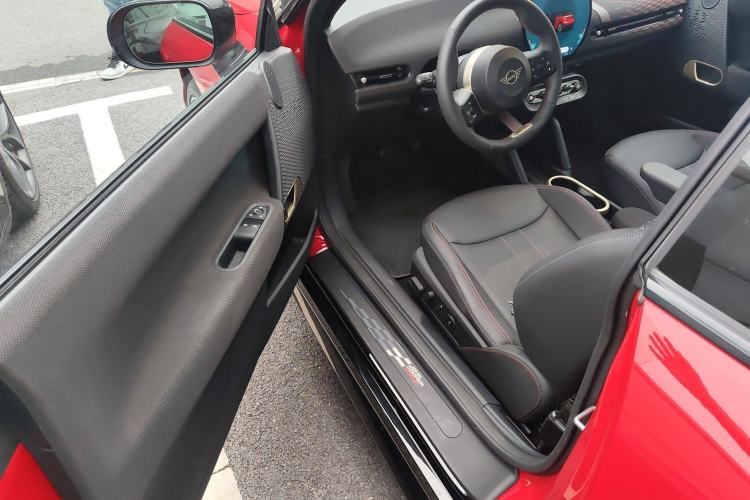 Used MINI Electric COOPER 2024 452km COOPER SE Racing Driver Interior 2