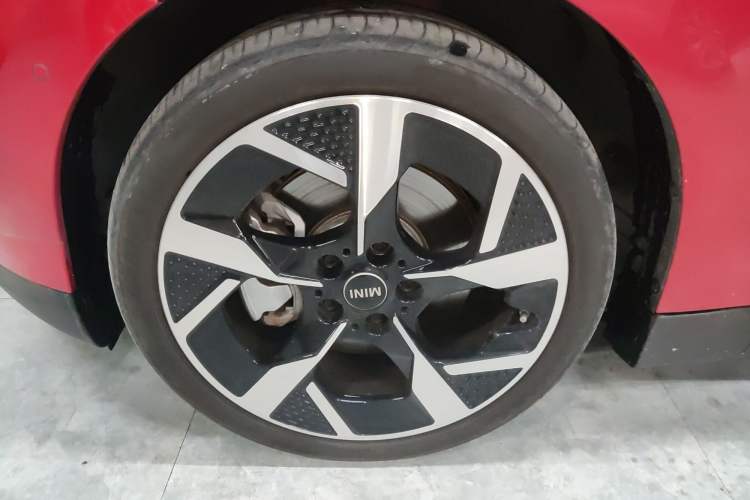 Used MINI Electric COOPER 2024 452km COOPER SE Artist Left Front Wheel Hub
