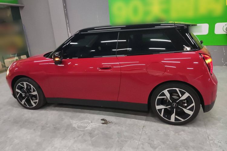 Used MINI Electric COOPER 2024 452km COOPER SE Artist Left Side