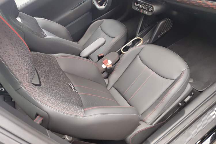 Used MINI Electric COOPER 2024 452km COOPER SE Racing Driver Right Front Seat