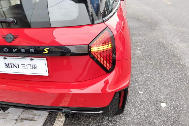 Used MINI Electric COOPER 2024 452km COOPER SE Racing Driver Right Rear Taillight