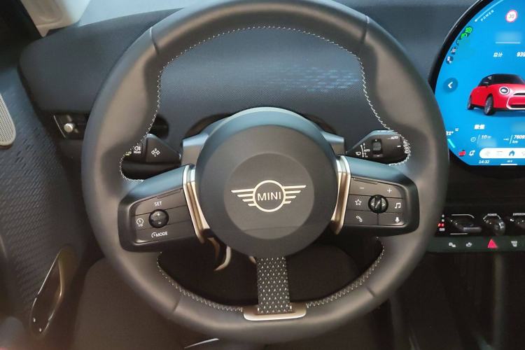Used MINI Electric COOPER 2024 452km COOPER SE Artist Steering Wheel