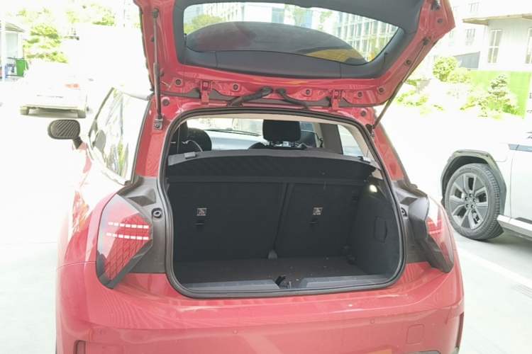 Used MINI Electric COOPER 2024 456km COOPER E Classic Edition Trunk