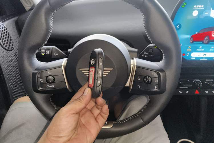 Used MINI Electric COOPER 2024 456km COOPER E Classic Edition Vehicle Key