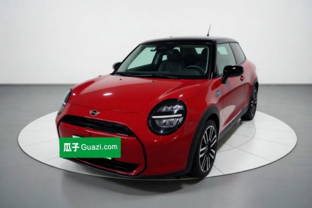 Używany MINI Electric COOPER 2024 456km COOPER E Classic Edition