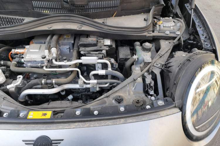 Used MINI Electric COOPER 2024 452km COOPER SE Racing Driver Engine Bay Left