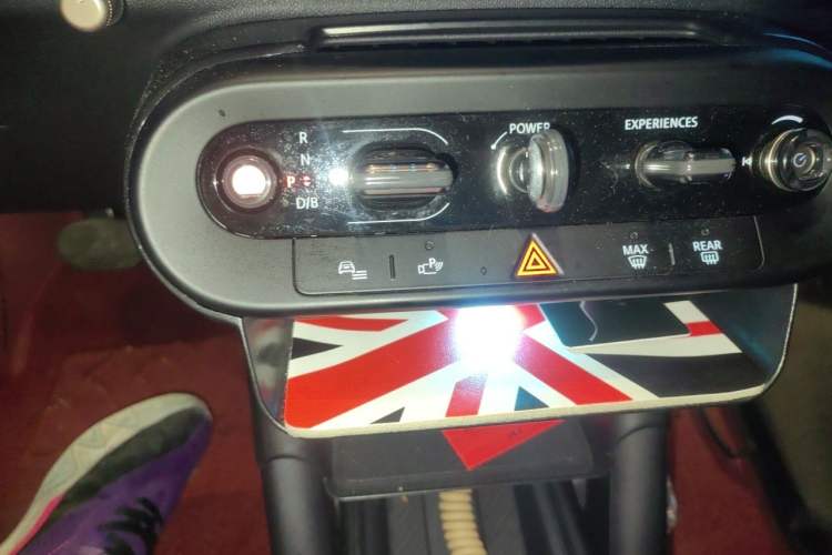 Used MINI Electric COOPER 2024 456km COOPER E Classic Edition Gear Lever