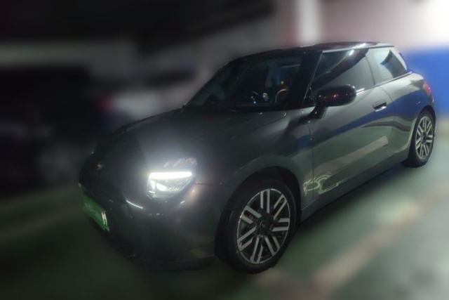 Used MINI Electric COOPER 2024 456km COOPER E Classic Edition